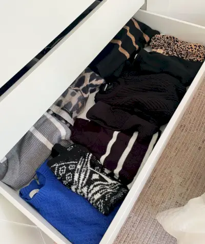 Ikea Pax Armoire Placard Tiroir Ouvert Avec Pulls Pour Femmes