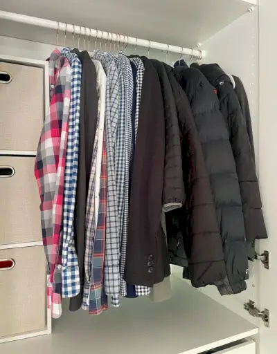 Ikea Pax Armario Armario Camisas Para Hombre En Barra Para Colgar Con Abrigos De Invierno