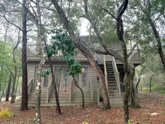 Extérieur de la maison de Floride avant d'aller directement dans la chambre