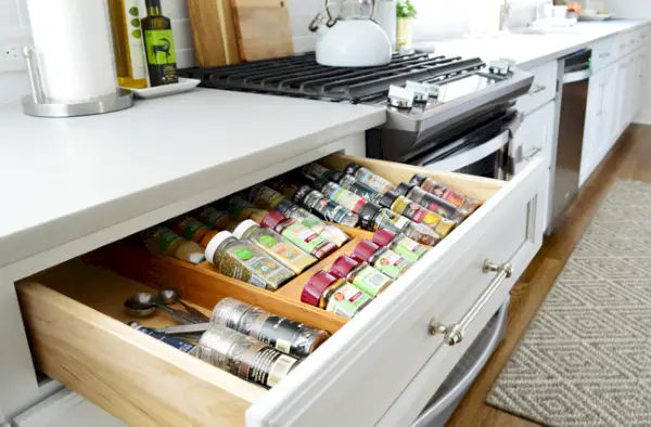 armoire-de-cuisine-organisation-tiroir-à-épices