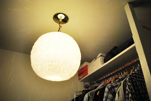 Closet 16 Light Még mindig zárva