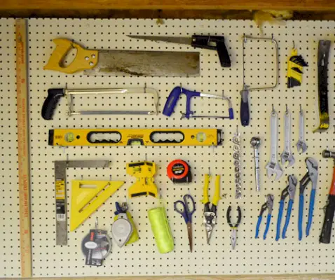 BaseTwo 4 Pegboard aizvērt pa kreisi