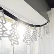 Proj Holiday Garland