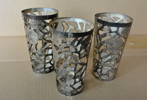 Cómo pintar vasos de metal para hacer portavelas de dos tonos