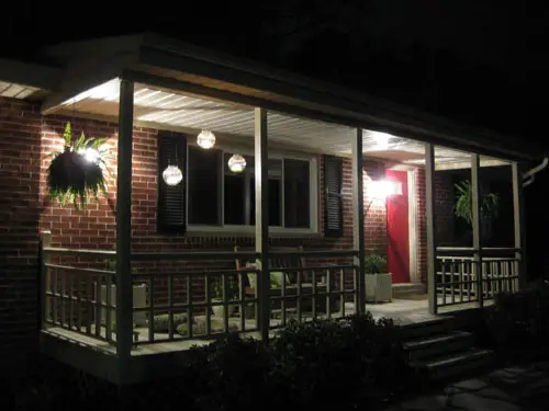 front-porch-makeover-at-night-diy-bhg-home-depot1