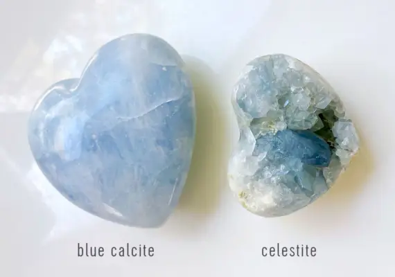 Calcite blu contro celestite fianco a fianco