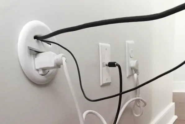 Szerelt-TV-Alsó-Plug-In-Wall