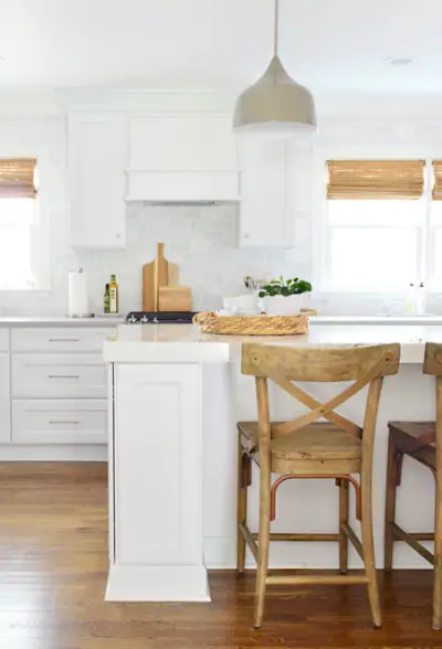 cuisine-blanche-remodelage-accents-bois