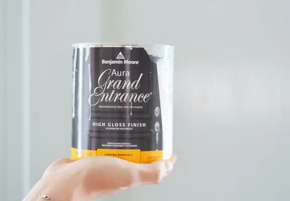 Консерва Benjamin Moore Aura Grand Entrance Paint с високо гланцово покритие