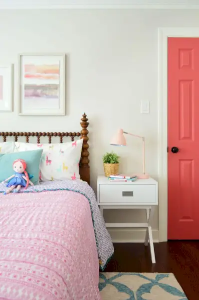 Een antiek Jenny Lind-bed gebruiken in de kamer van ons kleine meisje