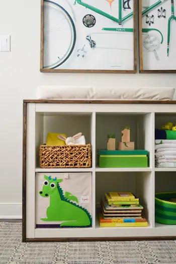 Table à langer pour chambre de bébé directement sur