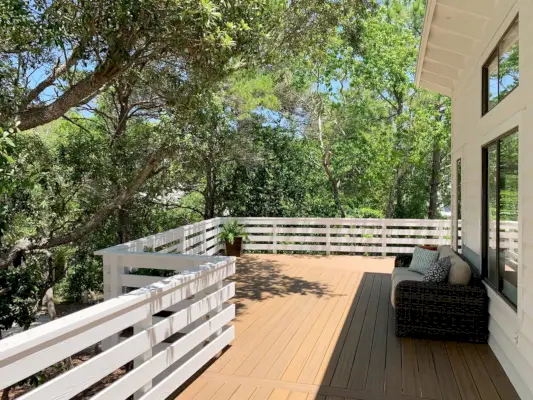 Extérieur de la maison de Floride après mai Pont supérieur large 1