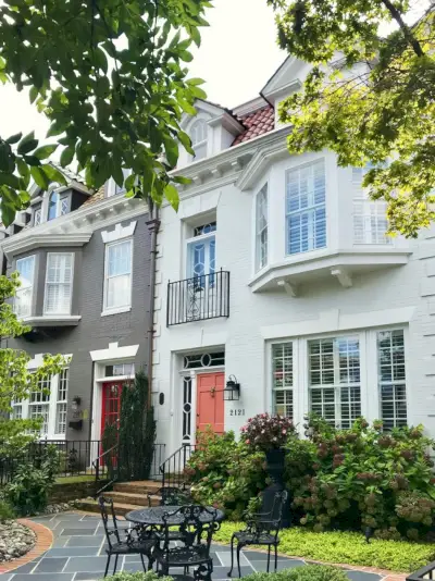 Maisons en briques peintes dans le Fan District de Richmond