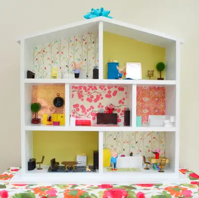 Maison de poupée en bois bricolage simple et meublée pour cadeau d'anniversaire avec nœud