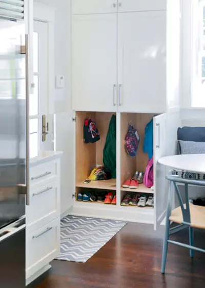 adorable-vivable-maison-cachée-mudroom