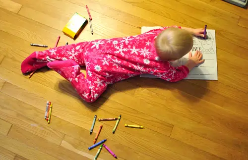 Come realizzare una scrivania artistica per bambini con una porta