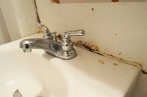 GrannyOne 9 Gunk Along Sink