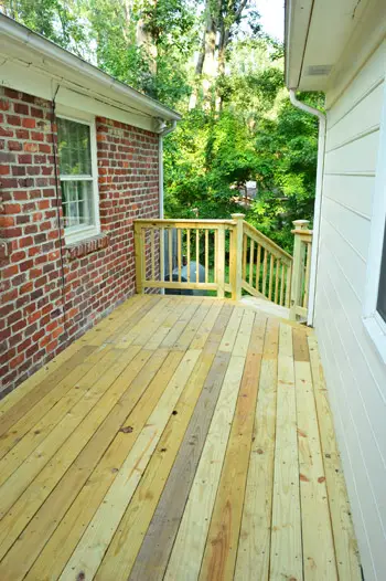 Comment protéger les meubles d'extérieur avec du vernis et de l'huile de teck