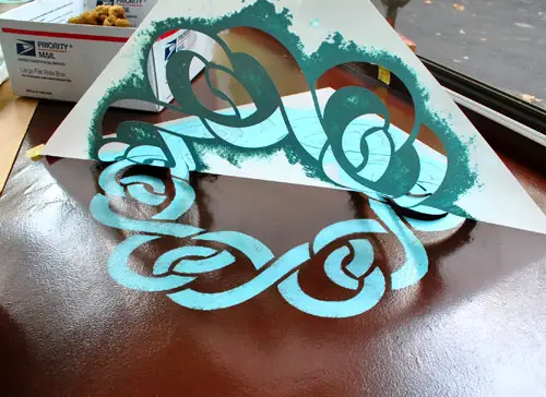 Stencil DIY fjerner den