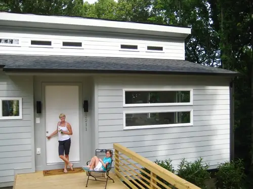 Visite d'une nouvelle maison moderne de construction à Richmond VA