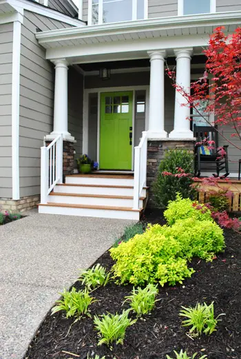 Puerta de entrada verde de Homearama