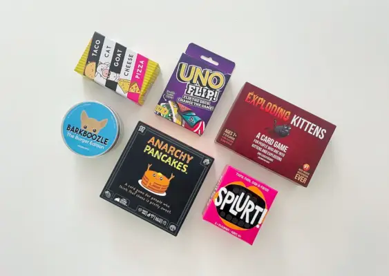 Najboljše potovalne družabne igre Splurt Uno Flip Anarchy Pancakes Taco Cat Goat Cheese Pizza Barkboozled Exploding Kittens