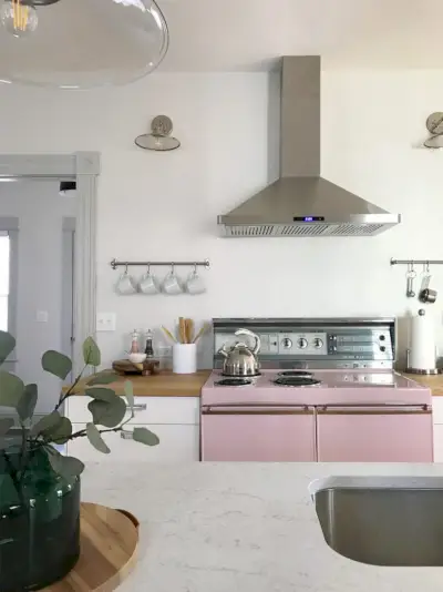 Beach House Dec Cucina Rosa Stufa Diritta