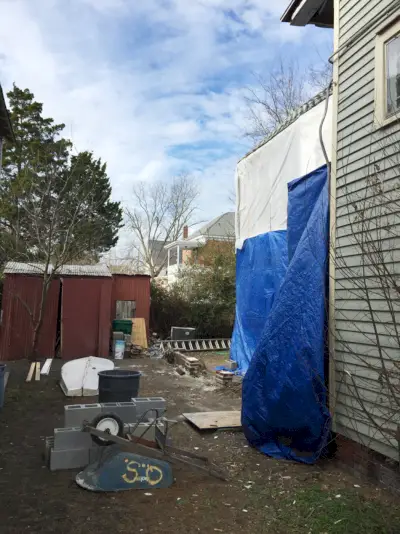 Côté reconstruction d'une maison de plage arrachée de l'autre côté