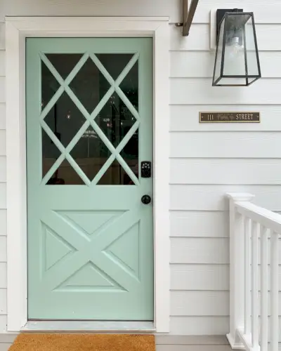 Détail de la porte arrière duplex 111 avec adresse