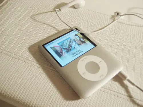 Ipodnano with Beatles 1