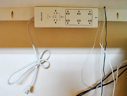 Окачване на кабели PowerStrip