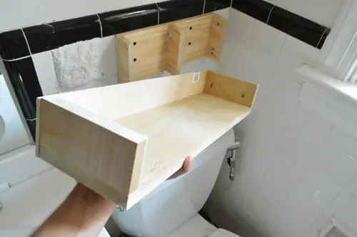 BathShelf 4 Viser baksiden av hyllen