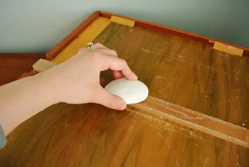 Dresser Rubbing Dove Rail