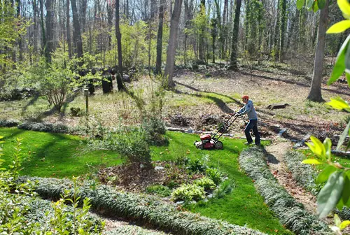 Ārpus John Mowing