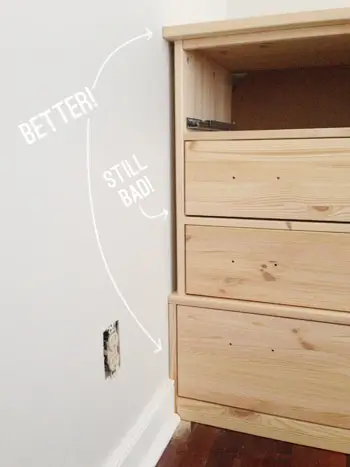 Utolsó rés a fal és az Ikea Fjell Dresser között