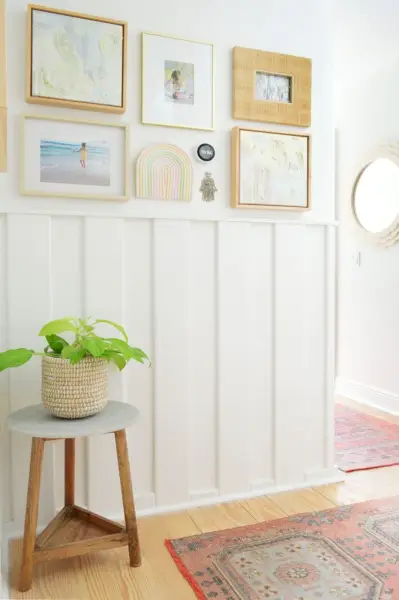 Wainscoting Lista eteisessä Maalattu SW Pure White