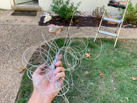 Enchevêtrement de fil galvanisé pour la formation de la vigne