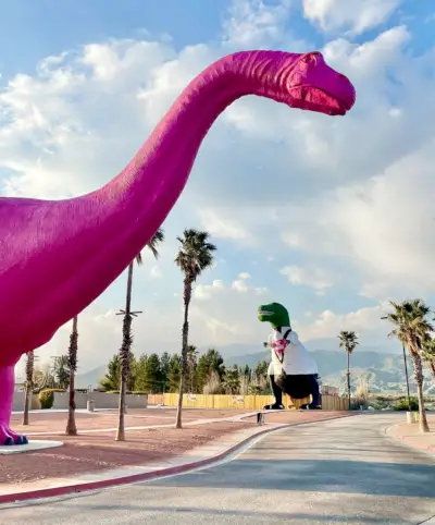 Cabazon dinozaurai, nutapyti Valentinui