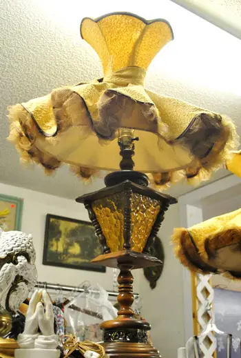 BeachShop HLP Furry Lamp