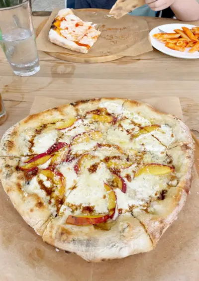 Peach Pizza U Zarputilé Dcery V Sullivans Island Jižní Karolína