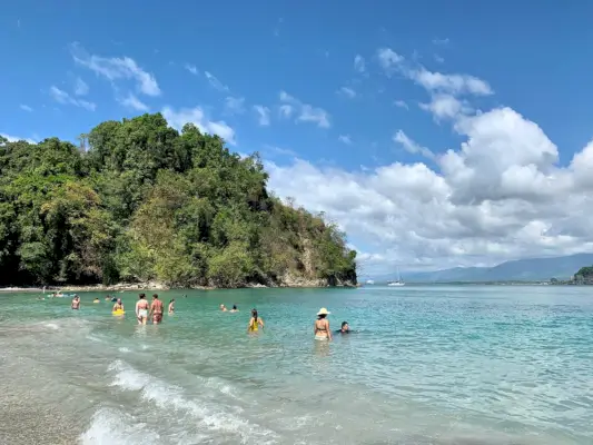 Praia de Playa Biesanz na Costa Rica