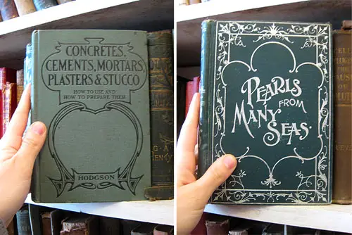 Livros antigos ornamentados da vovó