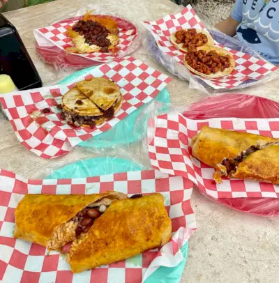 Comida Taco Bish Food Truck em Tulum, México