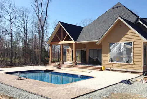 MoveIn-poolhouse